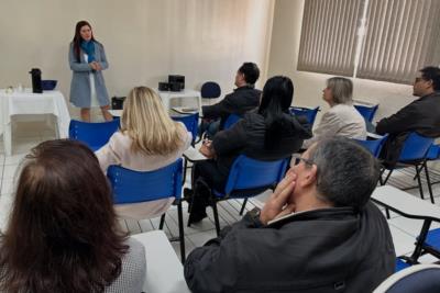 Procon orienta comerciantes sobre precificação em vitrines na ACIG