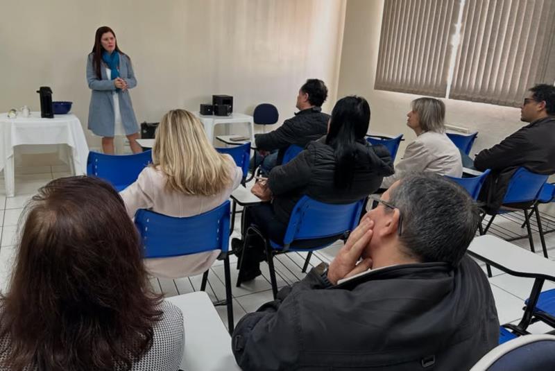 Procon orienta comerciantes sobre precificação em vitrines na ACIG
