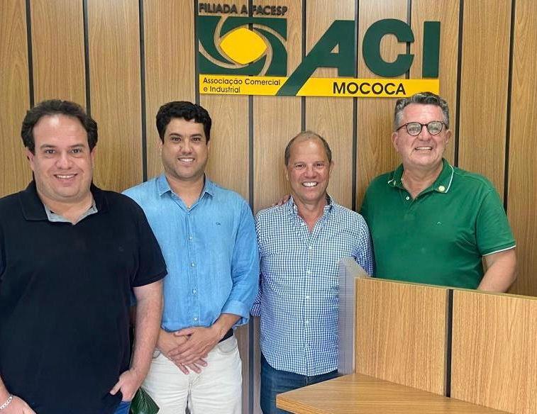 Representantes da ACIG visitam Associação Comercial de Mococa